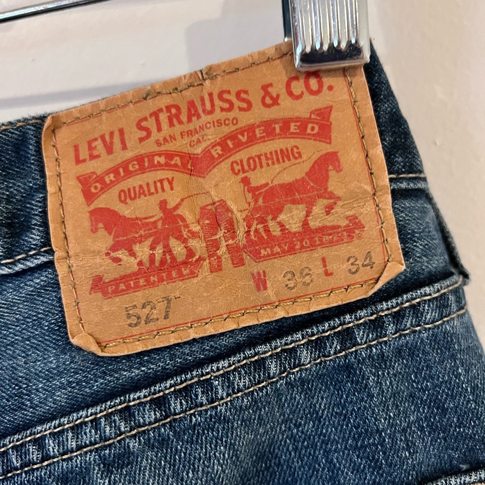 Levi 527 - Picture 3 of 6